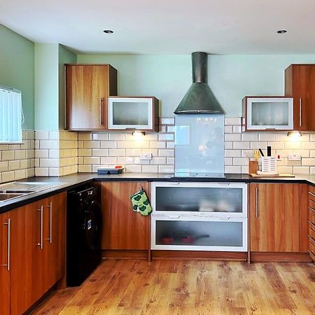 Апартаменты Retro Seaside Apt With Patio Суонси Экстерьер фото