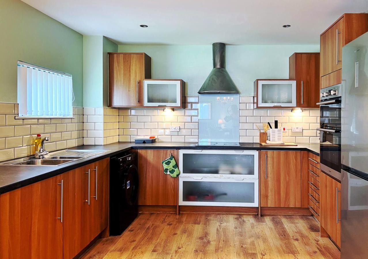 Апартаменты Retro Seaside Apt With Patio Суонси Экстерьер фото